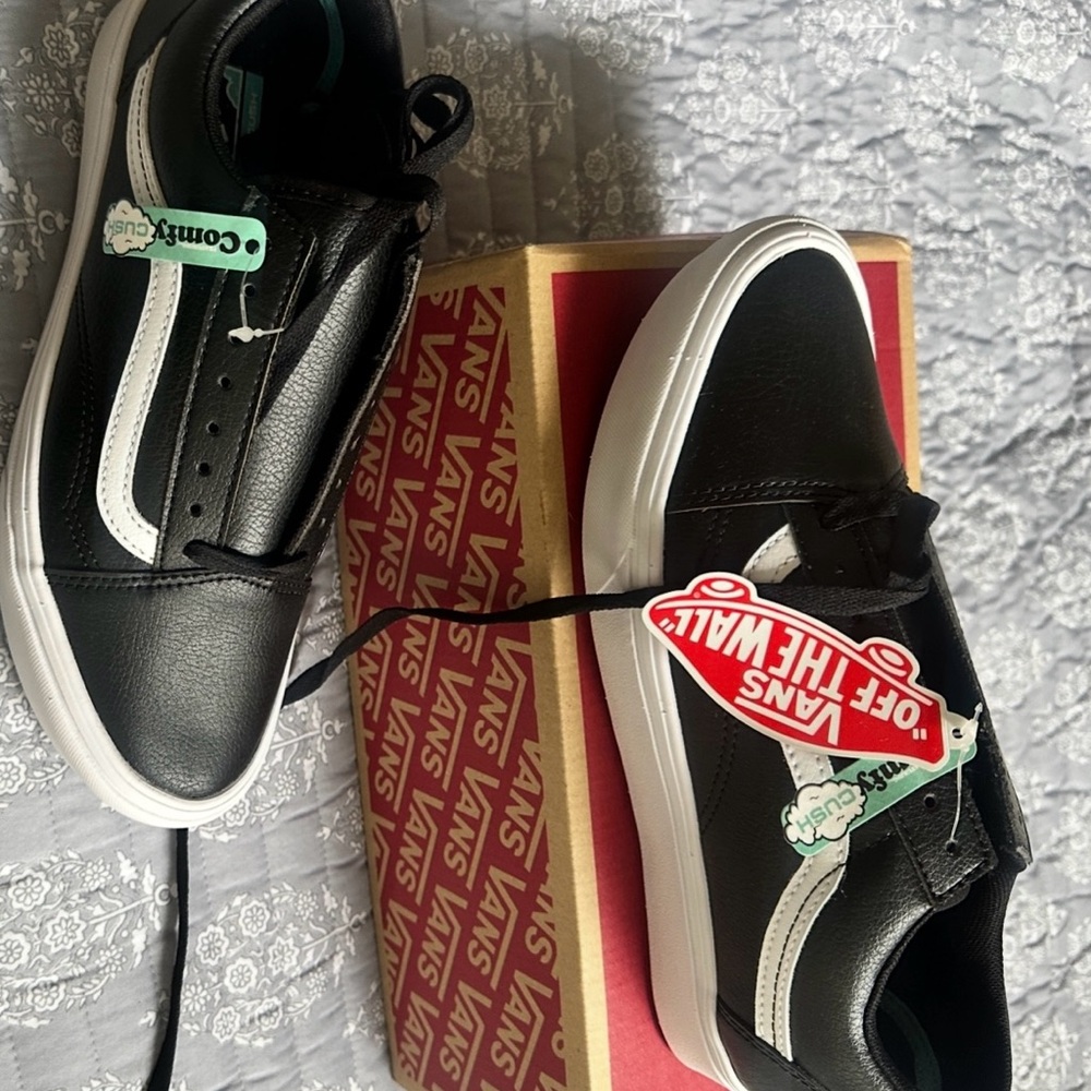 Vans Black and White Leather Men's Sneakers - Picture 3 of 4
